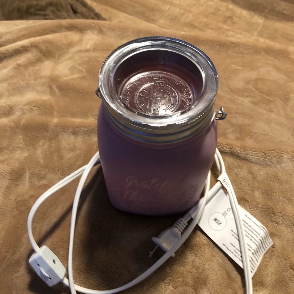 Scentsy Grateful Thankful Blessed wax warmer. Used in good condition. - Picture 4 of 5